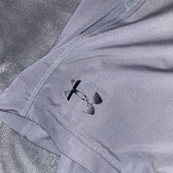 Grey under armour athletic shorts - Picture 3 of 4